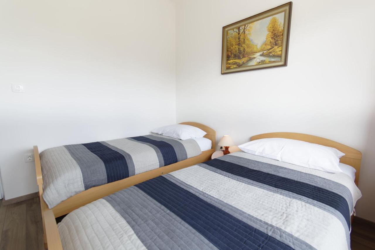 Apartment Patrik By Rent Istria أوماغ المظهر الخارجي الصورة