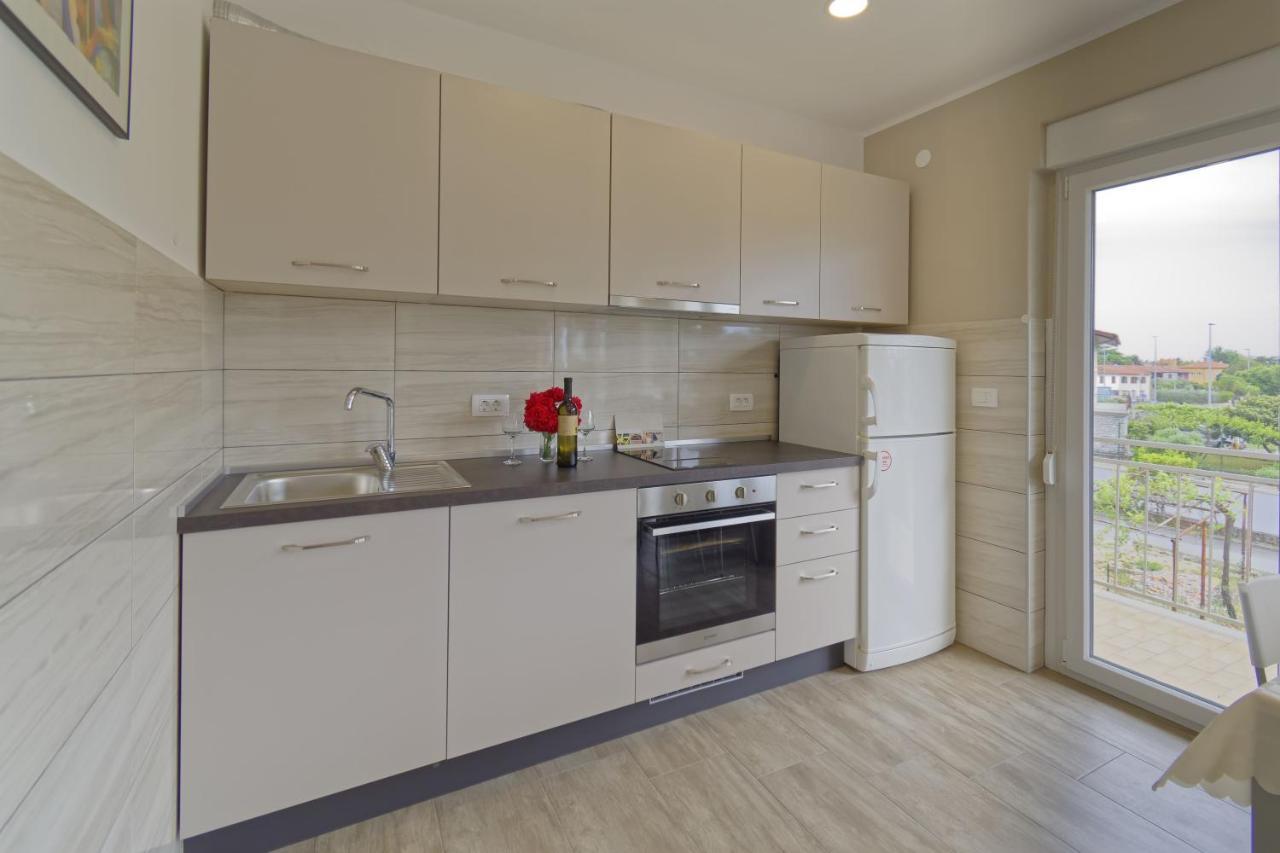 Apartment Patrik By Rent Istria أوماغ المظهر الخارجي الصورة
