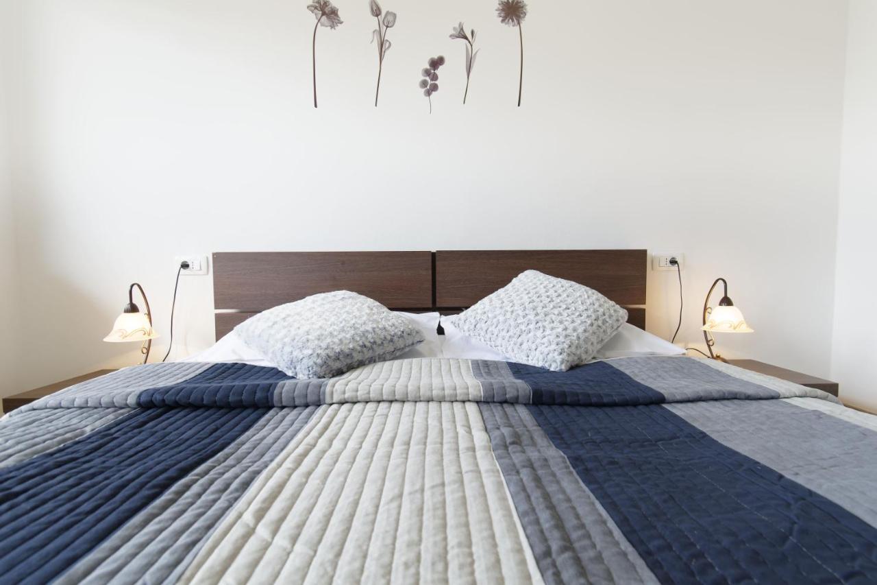 Apartment Patrik By Rent Istria أوماغ المظهر الخارجي الصورة