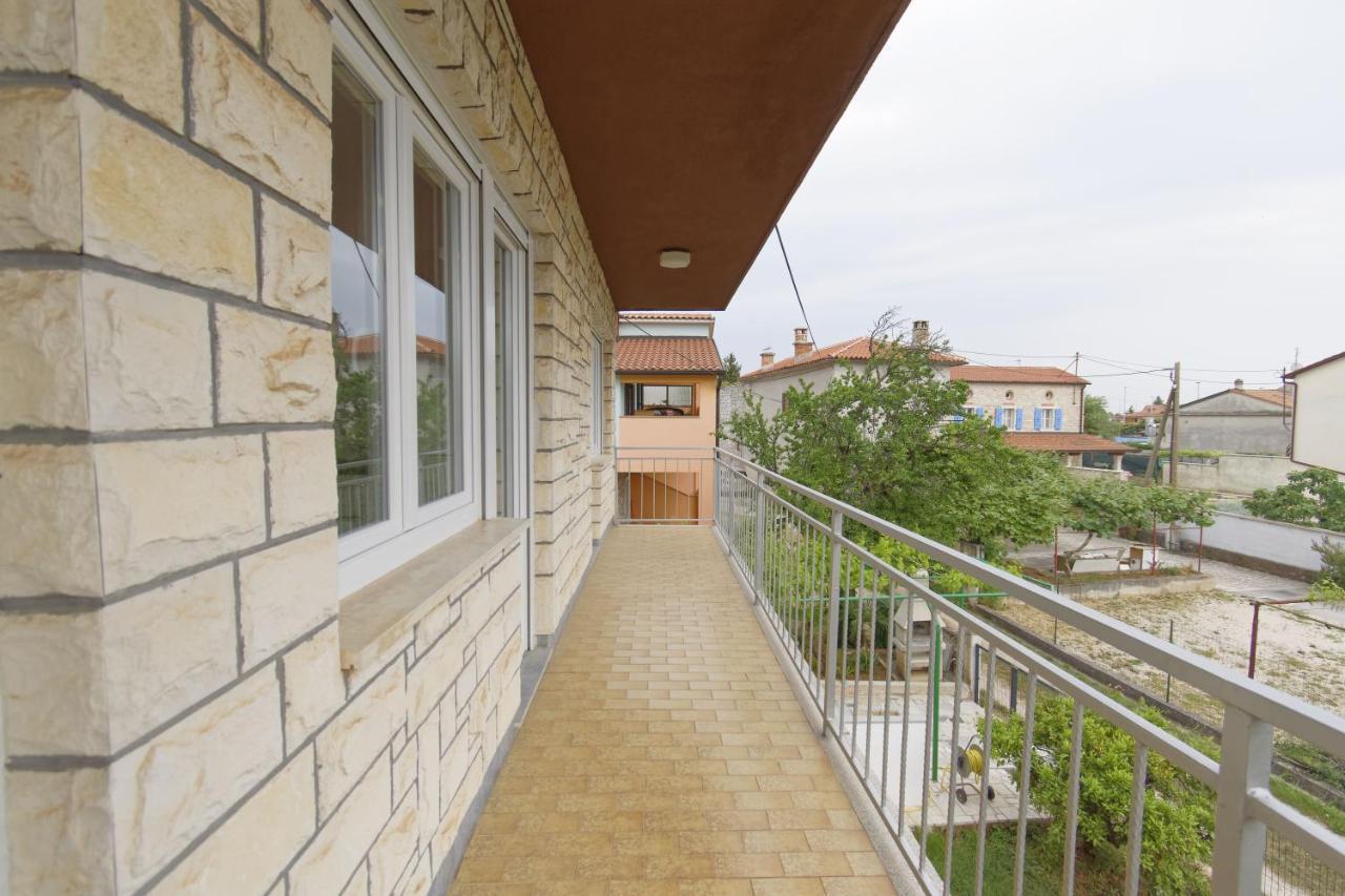 Apartment Patrik By Rent Istria أوماغ المظهر الخارجي الصورة