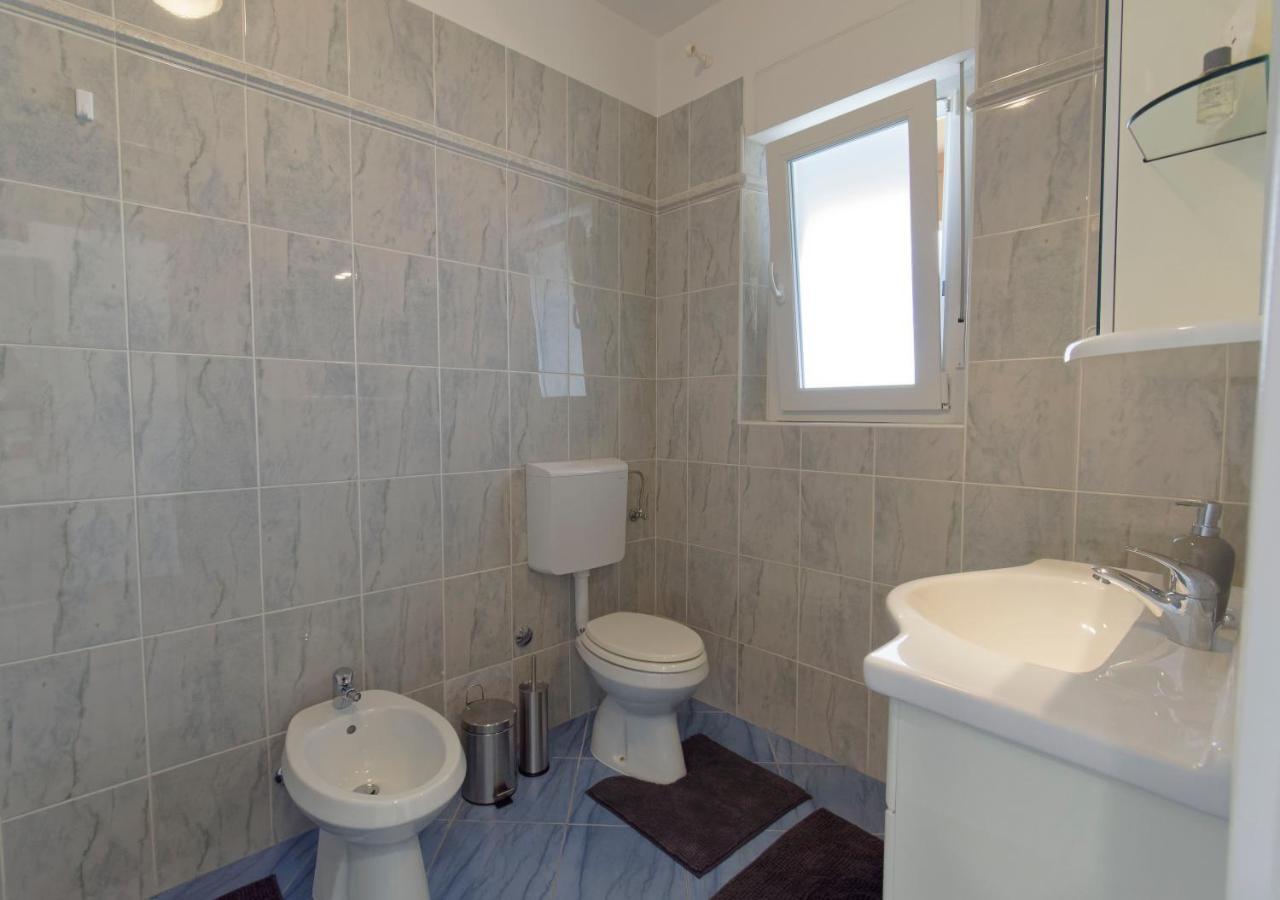 Apartment Patrik By Rent Istria أوماغ المظهر الخارجي الصورة
