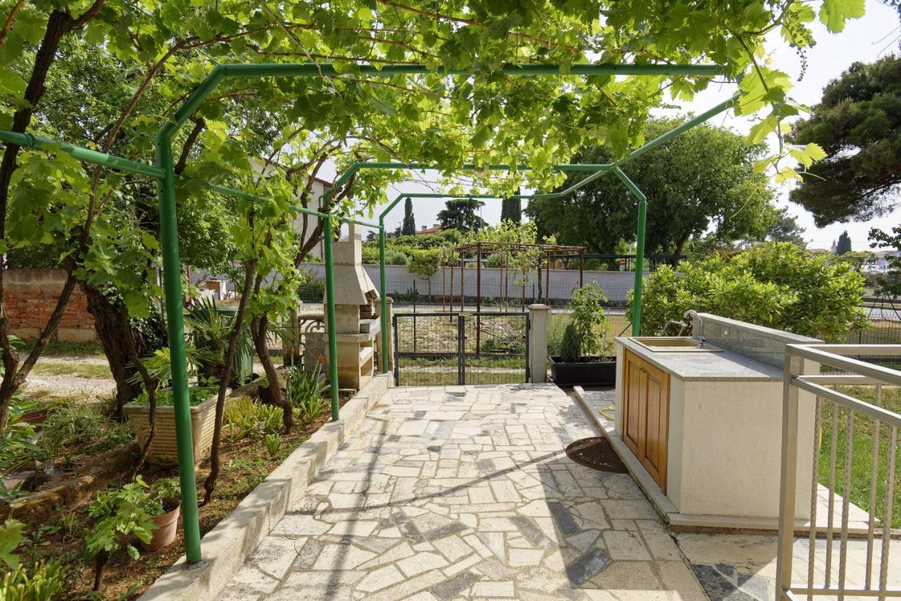 Apartment Patrik By Rent Istria أوماغ المظهر الخارجي الصورة