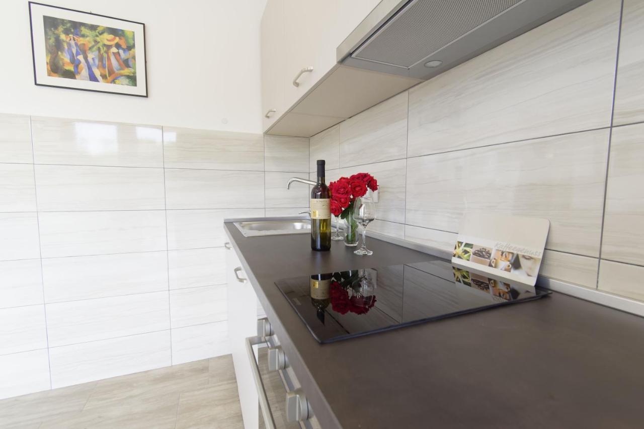 Apartment Patrik By Rent Istria أوماغ المظهر الخارجي الصورة